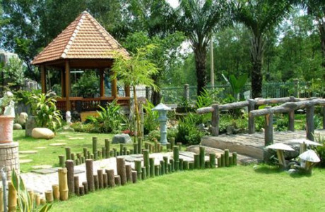 Kết hợp sử dụng cỏ nhân tạo sân vườn phù hợp phong thủy